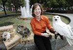  Sarah Jane Gunter, manager d'Amazon.ca, avec les oiseaux en question