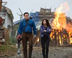 http://www.elbakin.net/plume/xmedia/fantasy/news/zapping/2015/septembre/thumb/ash-vs-evil-dead_0.jpg