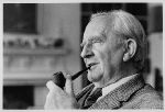 Tolkien fumant la pipe dans son bureau de Merton Street, 22 septembre 1972 © Billett Potter, Oxford