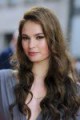 /plume/xmedia/fantasy/news/disney/thumb/600full-lily-james_thumb.jpg