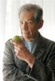 /plume/xmedia/fantasy/news/potter/thumb/mckellen-pomme_thumb.jpg