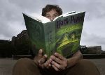Andrew lisant le tome 6