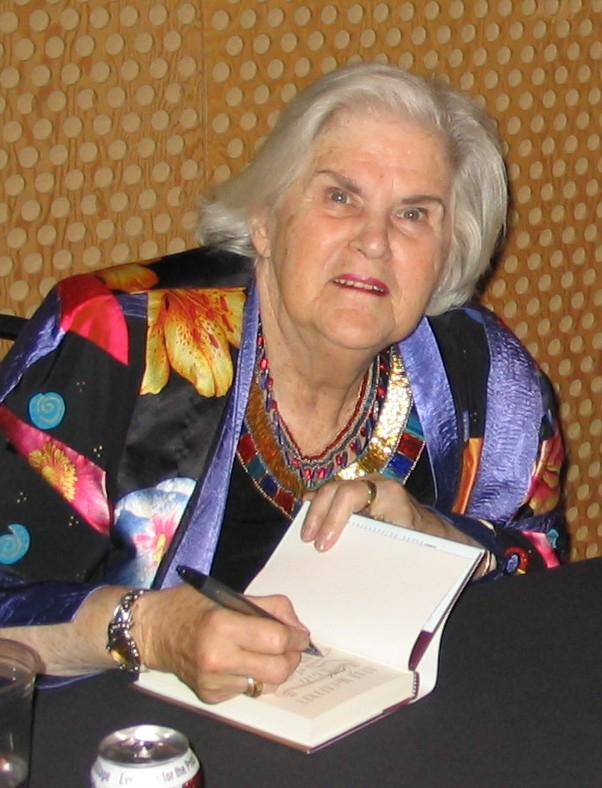 auteurs-anne-mccaffrey.jpg